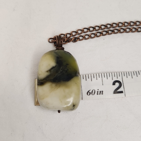 70s Serpentine Stone Pendant - Picture 9 of 11